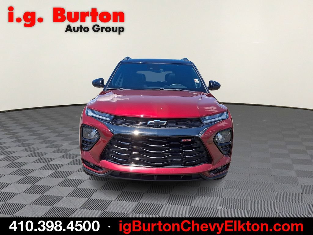 Certified 2022 Chevrolet TrailBlazer RS w/ Sun and Liftgate Package AWD/4WD image 2