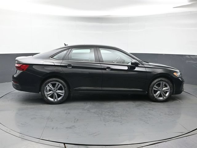 Used 2023 Volkswagen Jetta SE FWD image 6