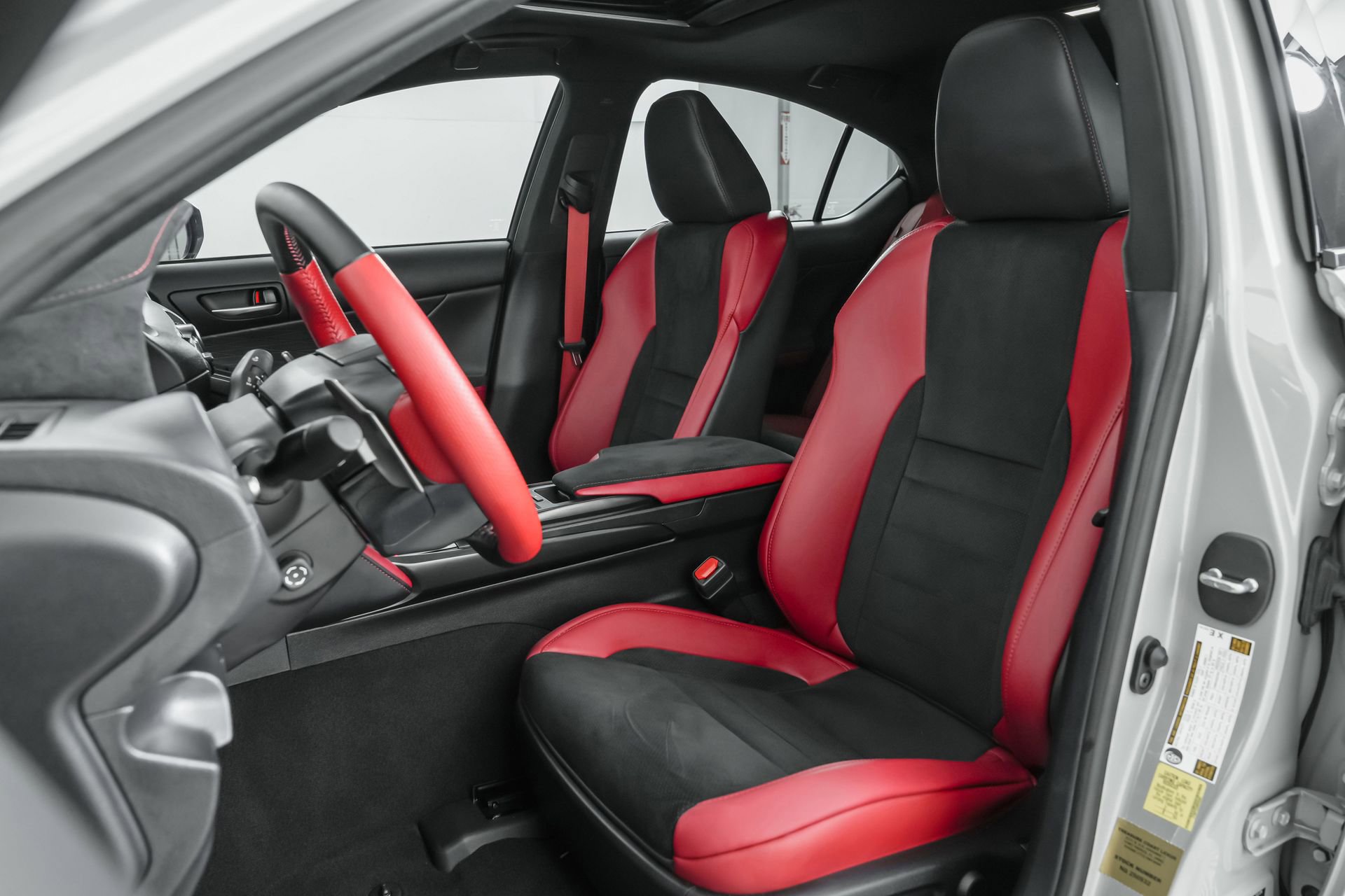 Used 2025 Lexus IS 500 w/ F-Sport Performance image 9