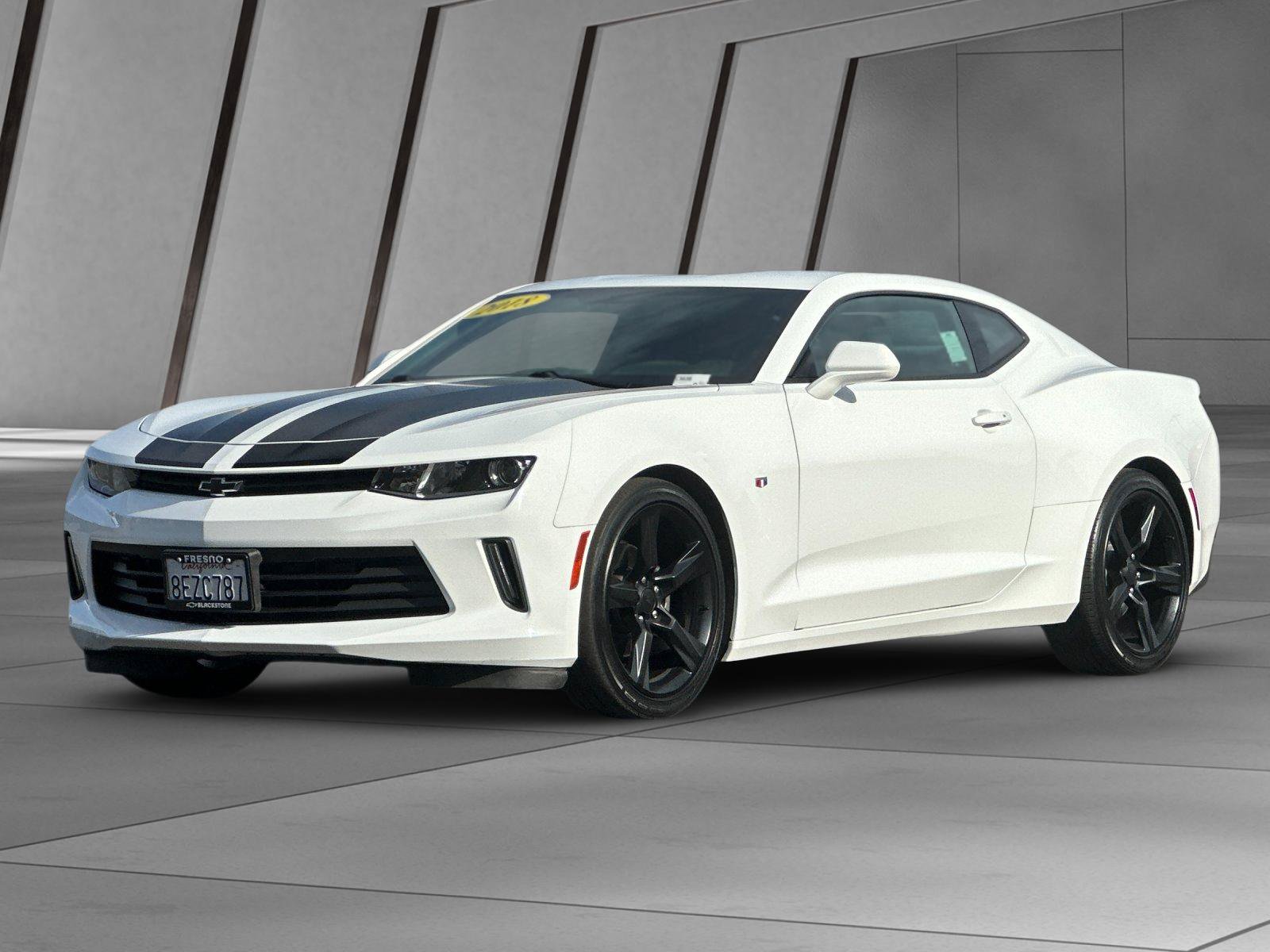 Used 2018 Chevrolet Camaro LT RWD image 8