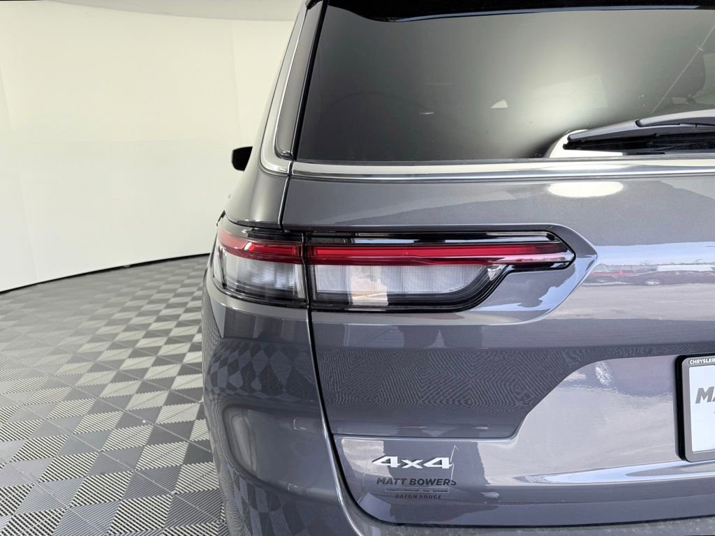 New 2025 Jeep Grand Cherokee L Laredo image 21