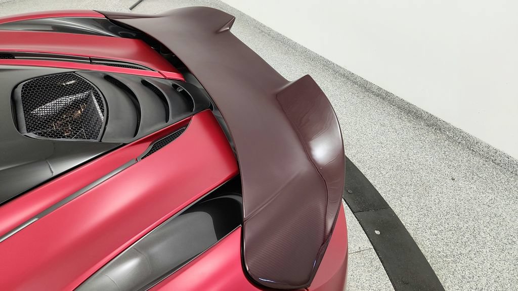 Used 2018 McLaren 720S Performance RWD image 18