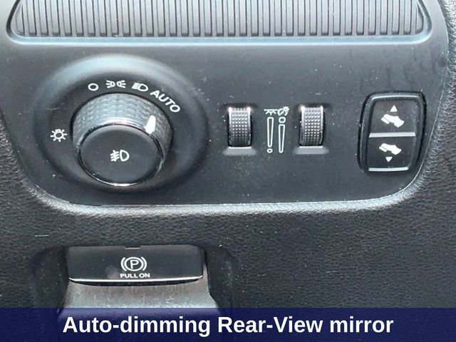 Used 2024 Jeep Wagoneer Series III AWD/4WD image 38