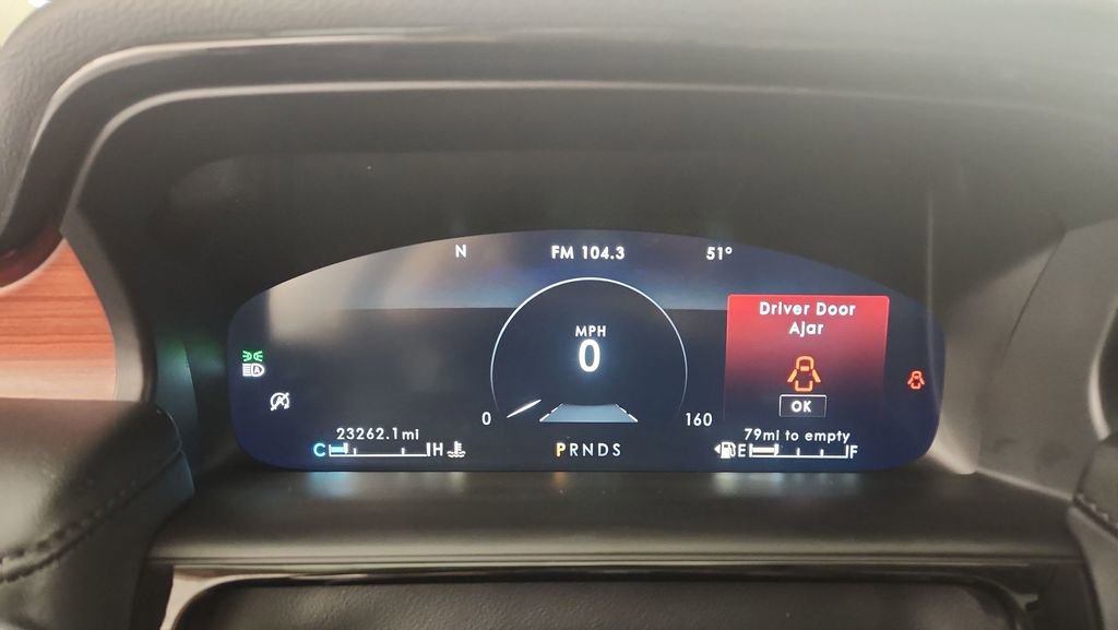 Used 2022 Lincoln Nautilus Reserve image 11