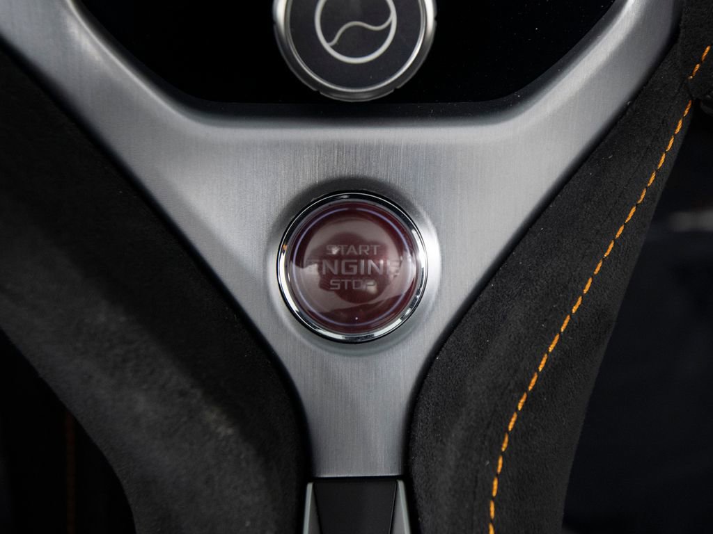 Used 2024 McLaren 750S Spider RWD image 27