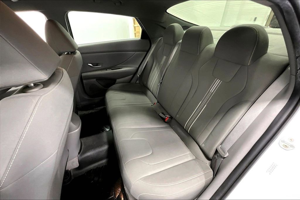 Used 2022 Hyundai Elantra Blue FWD image 33