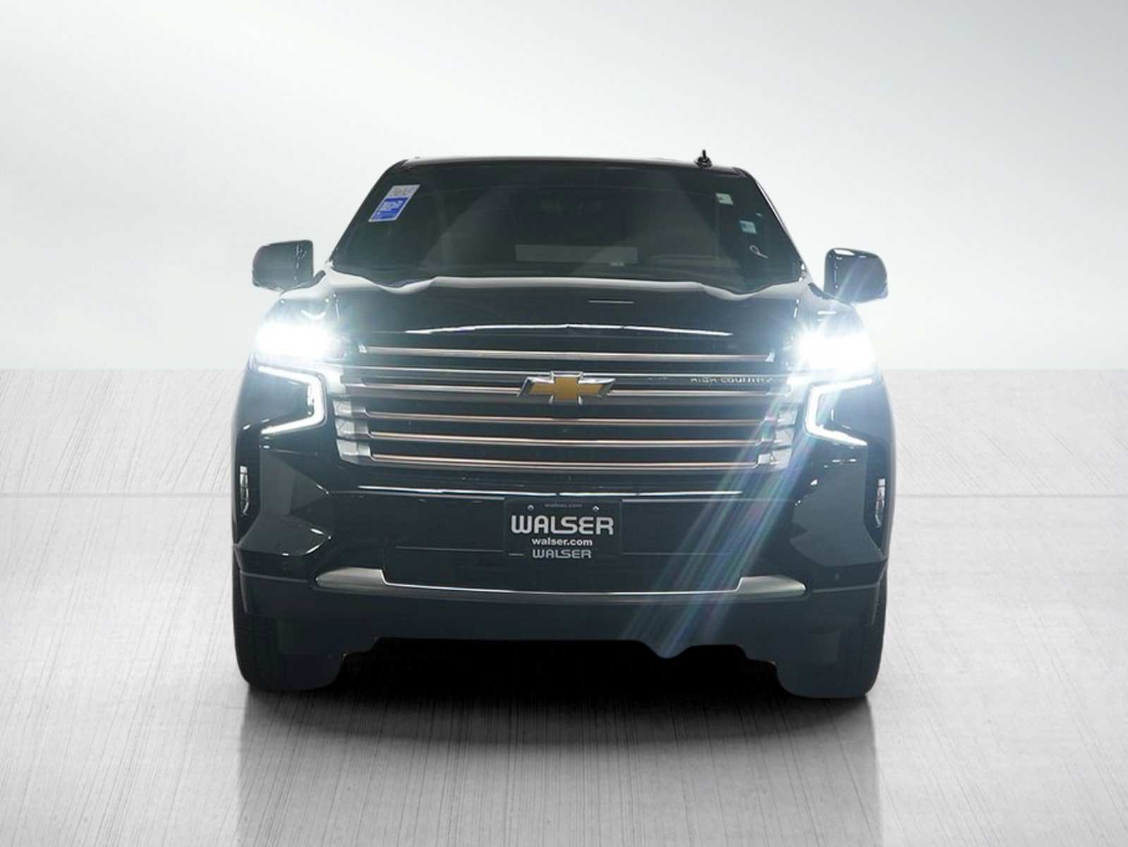 Used 2024 Chevrolet Suburban High Country w/ Premium Package image 8