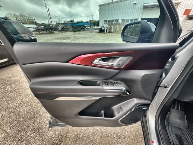 Certified 2025 Chevrolet Traverse Z71 w/ Enhanced Driving Package AWD/4WD image 21