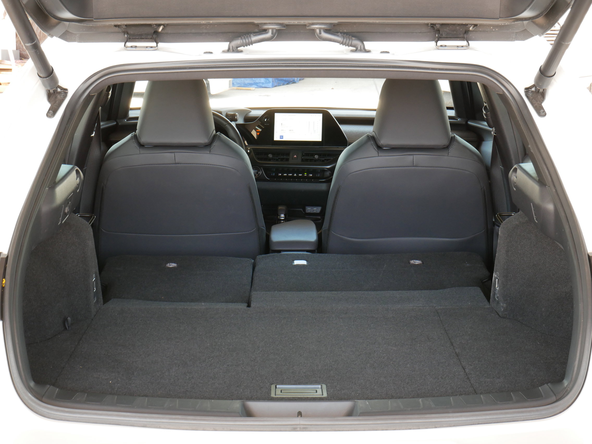 Certified 2025 Lexus UX 300h FWD image 33