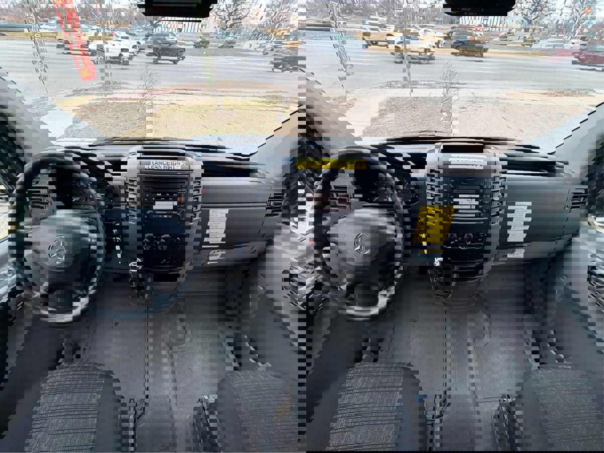 Used 2018 Mercedes-Benz Sprinter 2500 image 14