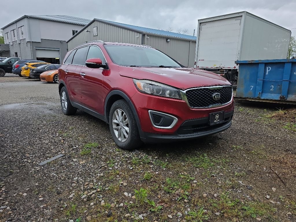 Used 2017 Kia Sorento AWD w/ LX Convenience Package image 3