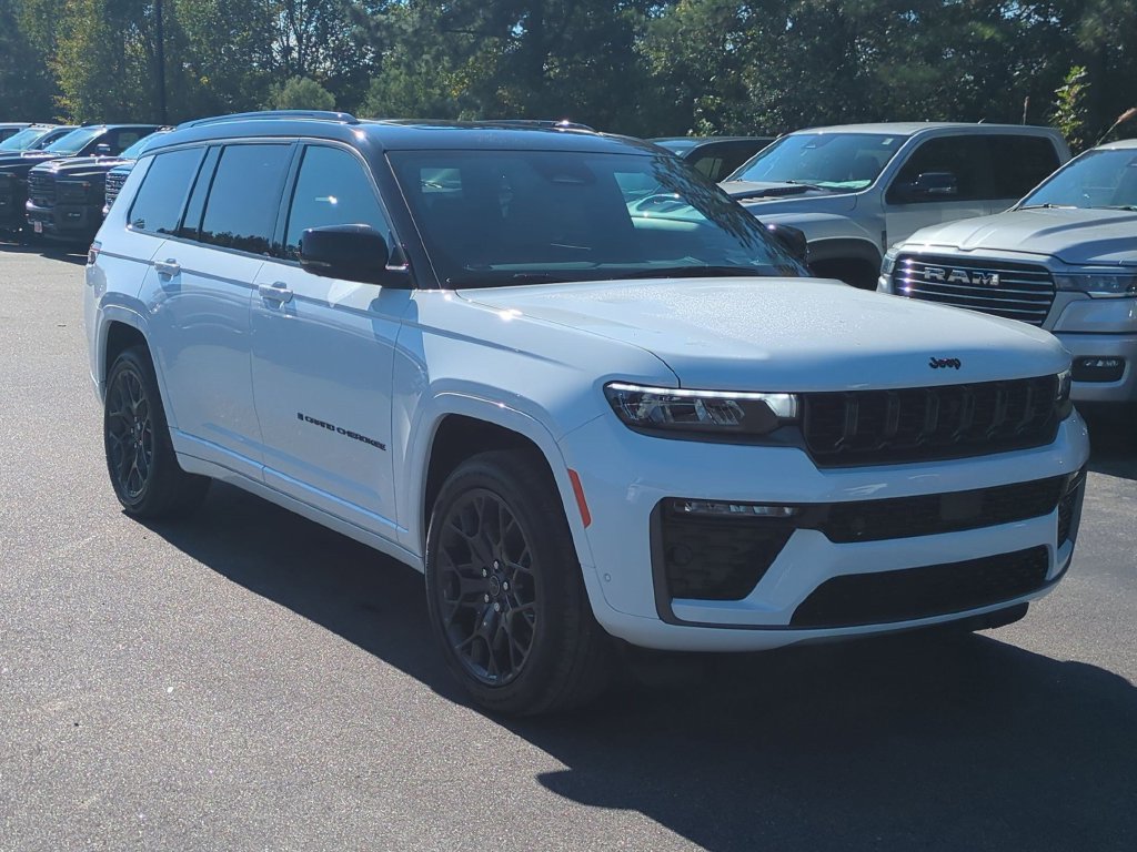 New 2027 Jeep Grand Cherokee L Summit AWD/4WD image 2