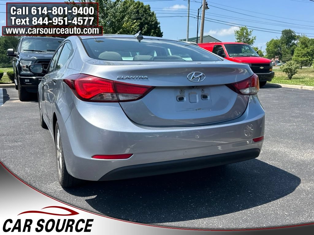 Used 2016 Hyundai Elantra SE w/ Option Group 02 FWD image 3
