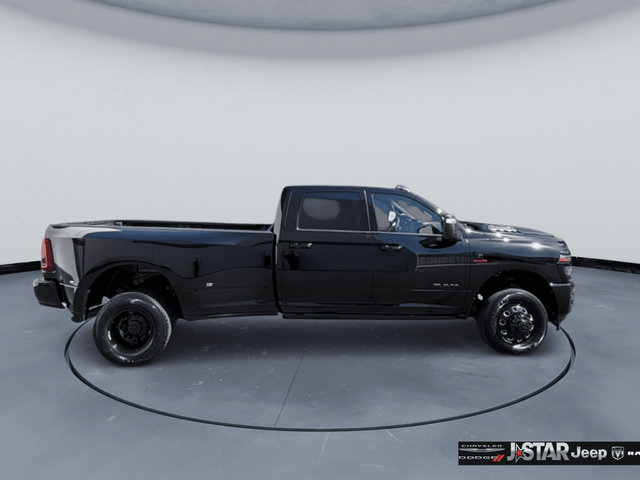 New 2026 RAM 3500 Laramie AWD/4WD image 4