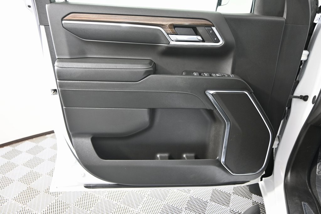 Used 2024 Chevrolet Silverado 1500 RST w/ Redline Edition image 18