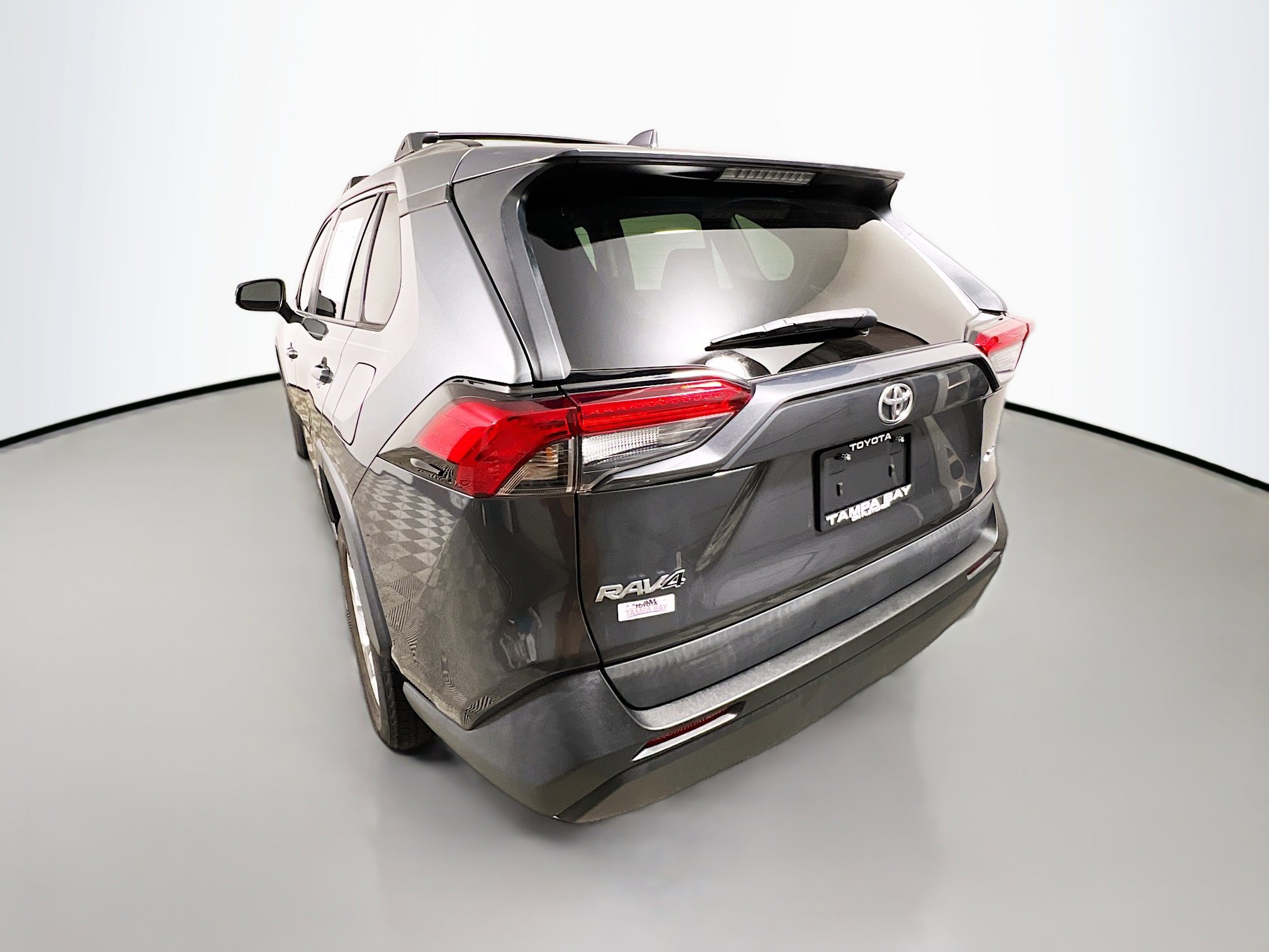 Used 2021 Toyota RAV4 XLE image 8