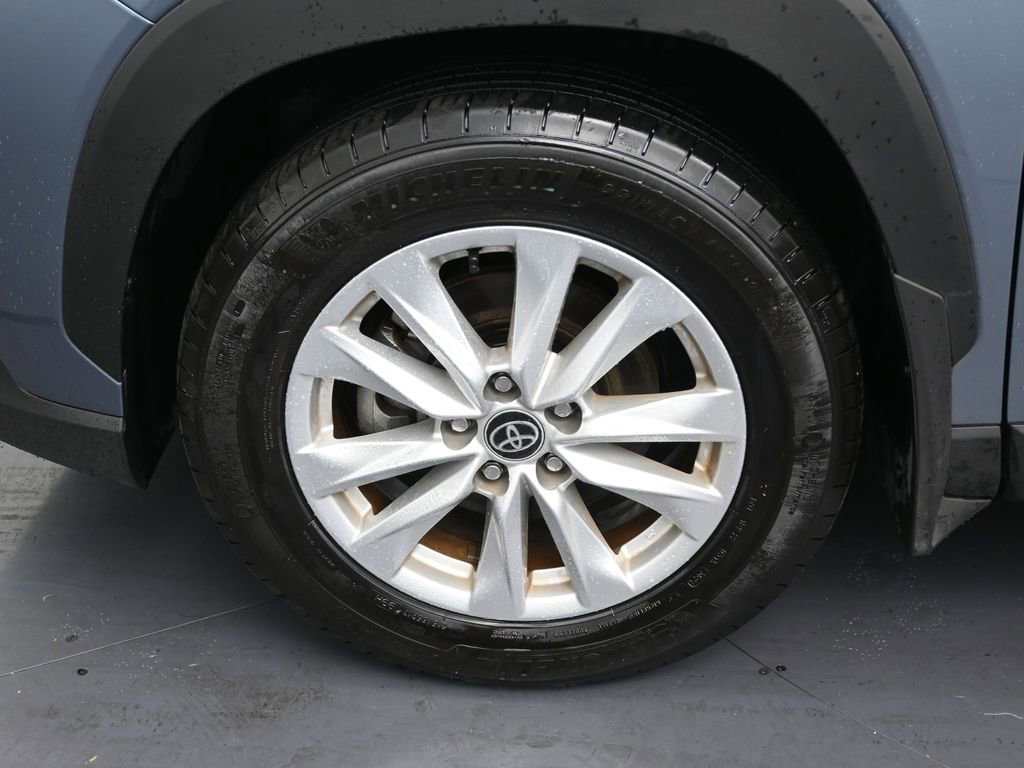 Used 2024 Toyota Corolla Cross LE image 9