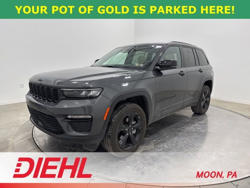 Used 2025 Jeep Grand Cherokee Limited w/ Black Appearance Package image 3