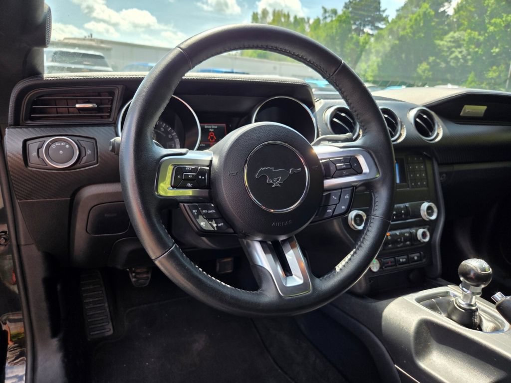 Used 2022 Ford Mustang Coupe RWD image 11