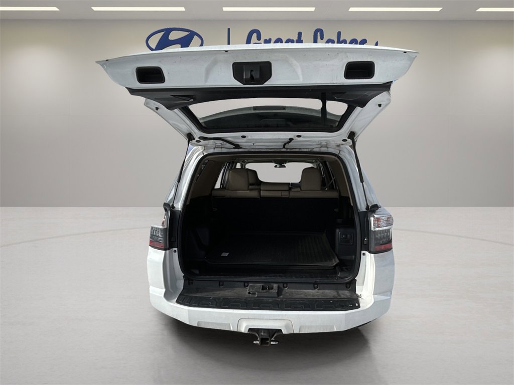 Used 2018 Toyota 4Runner SR5 Premium image 10