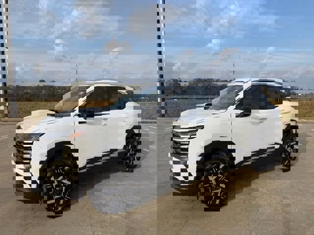 New 2026 Nissan Kicks SV image 1