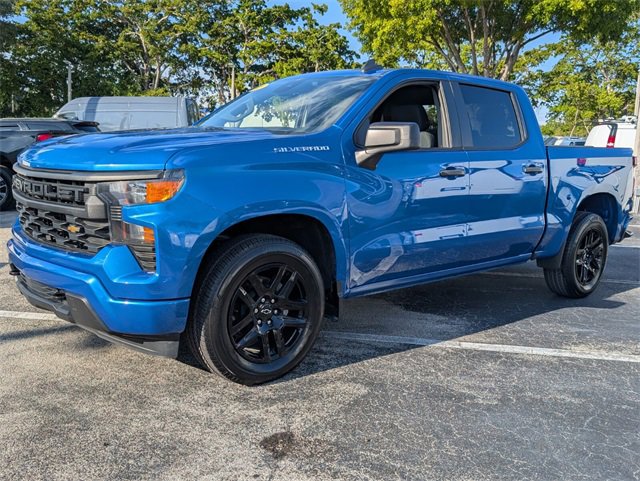 Used 2023 Chevrolet Silverado 1500 Custom image 3