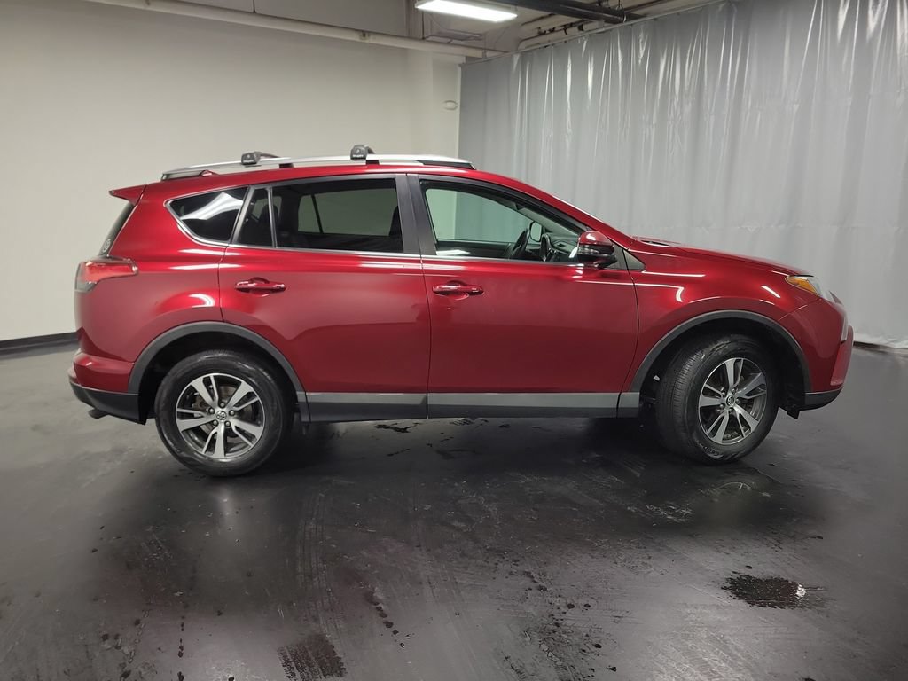 Used 2018 Toyota RAV4 XLE AWD/4WD image 9