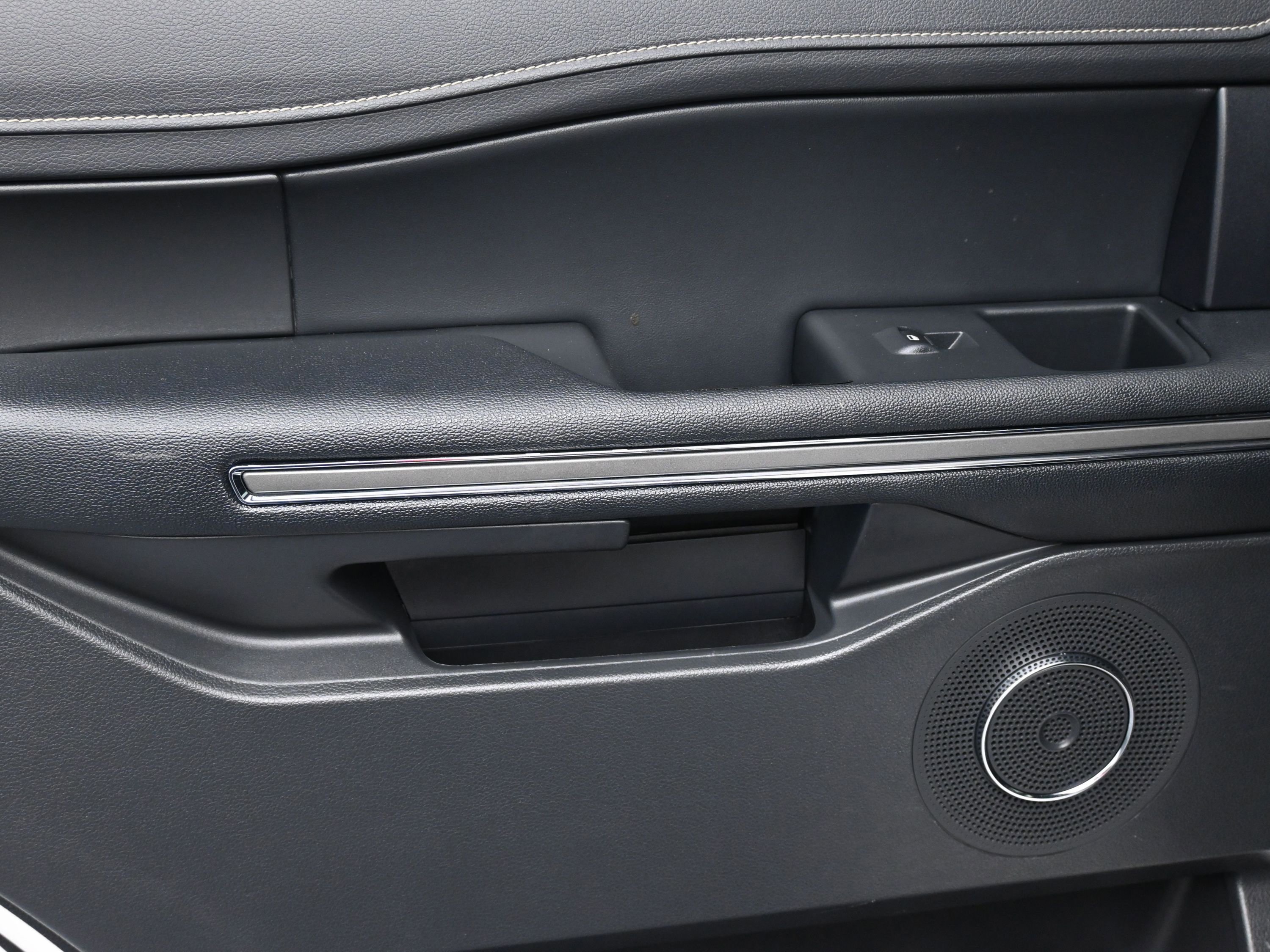 Certified 2022 Ford Expedition XLT image 12