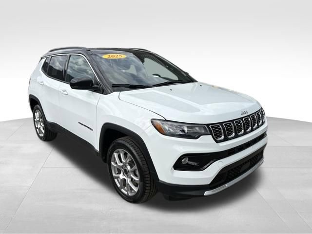 Used 2025 Jeep Compass Limited image 8
