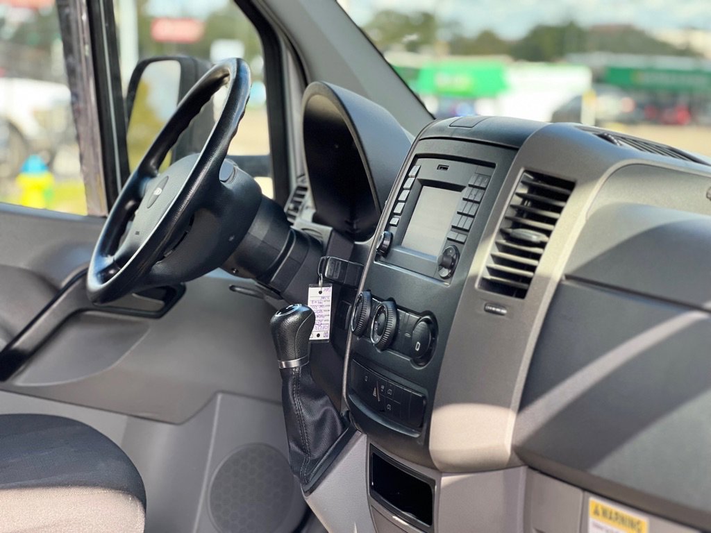 Used 2014 Freightliner Sprinter 2500 image 23