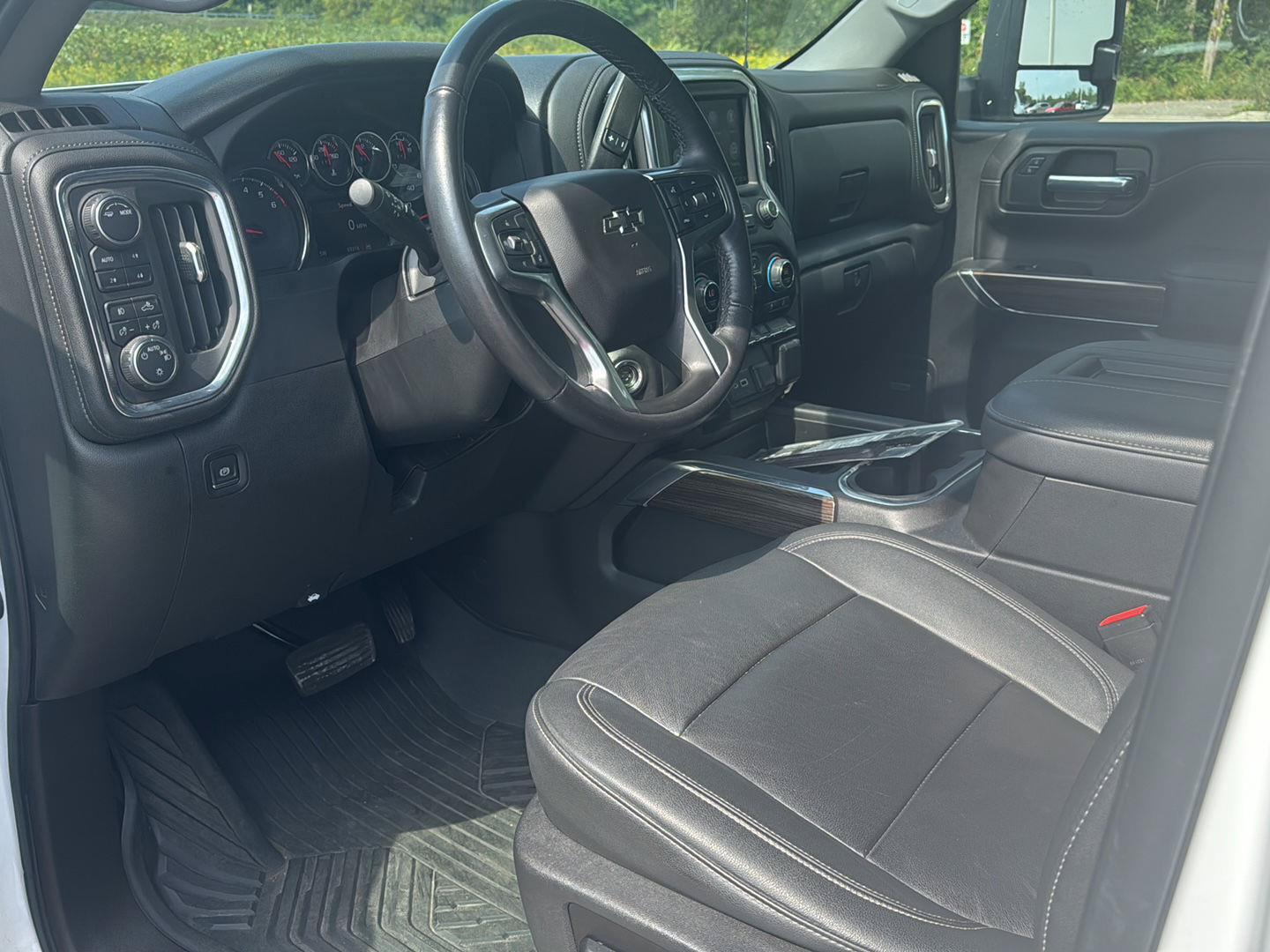 Used 2021 Chevrolet Silverado 1500 LT Trail Boss w/ Convenience Package II AWD/4WD image 11
