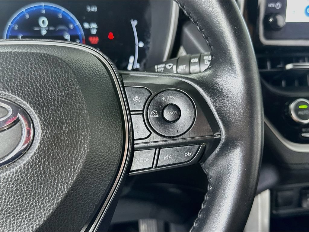 Used 2023 Toyota Corolla Cross XLE FWD image 25