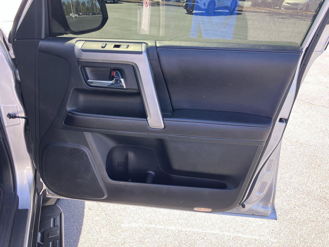 Used 2016 Toyota 4Runner SR5 image 36