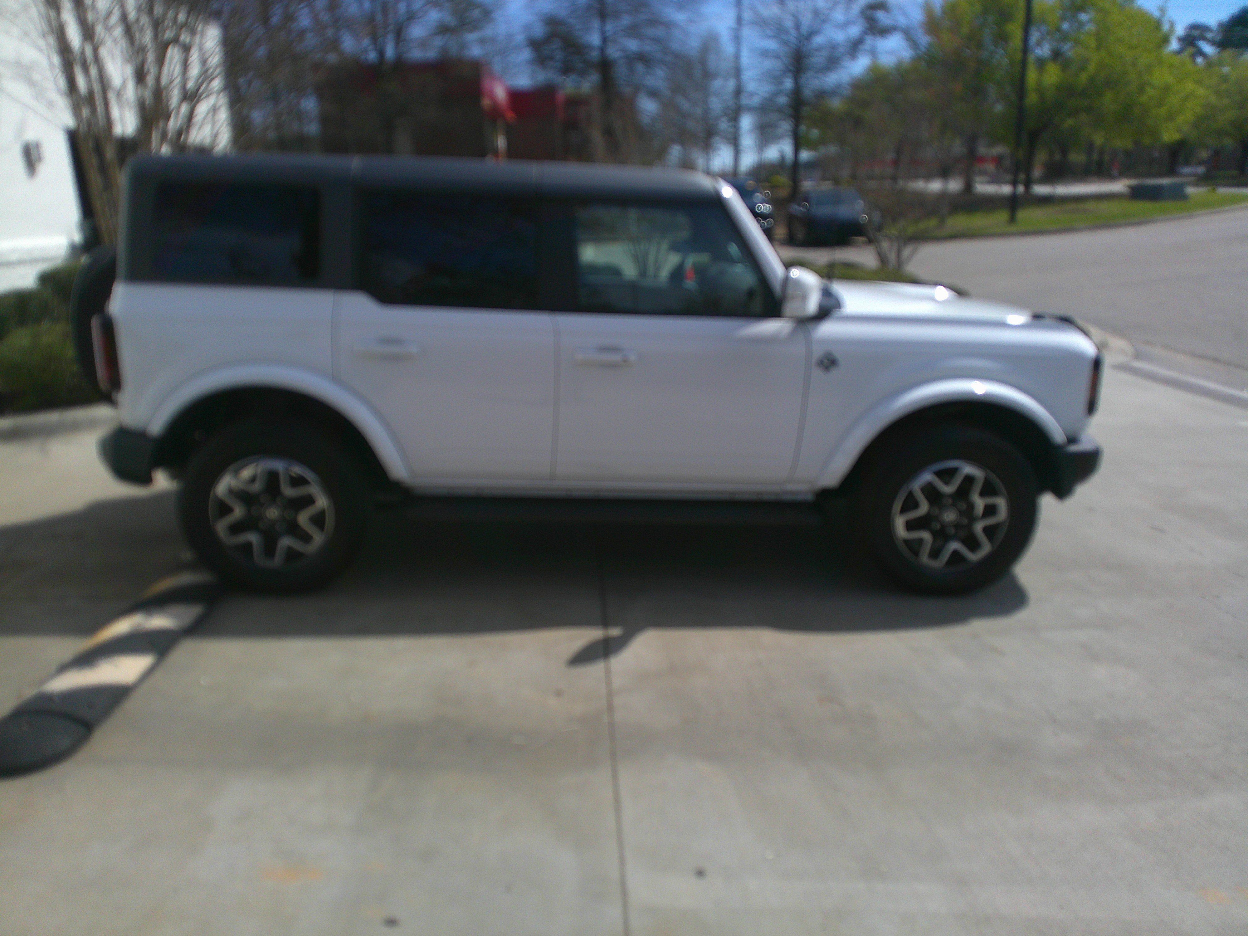 Used 2023 Ford Bronco Outer Banks image 14