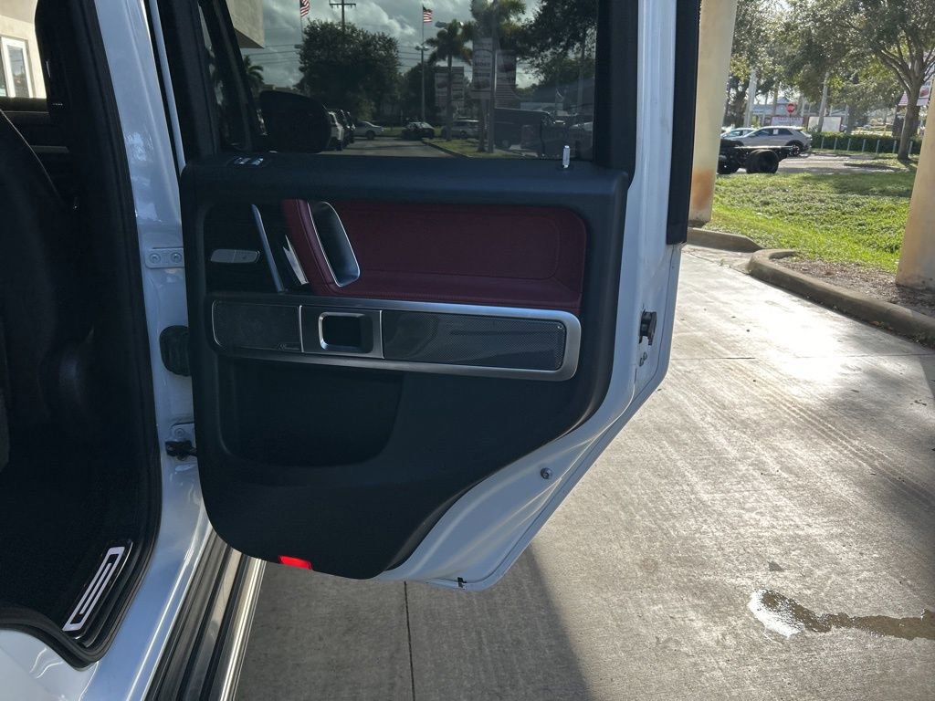 Used 2022 Mercedes-Benz G 550 w/ G Manufaktur Interior Package image 31