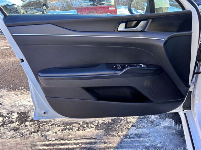 Used 2023 Kia K5 LXS image 12