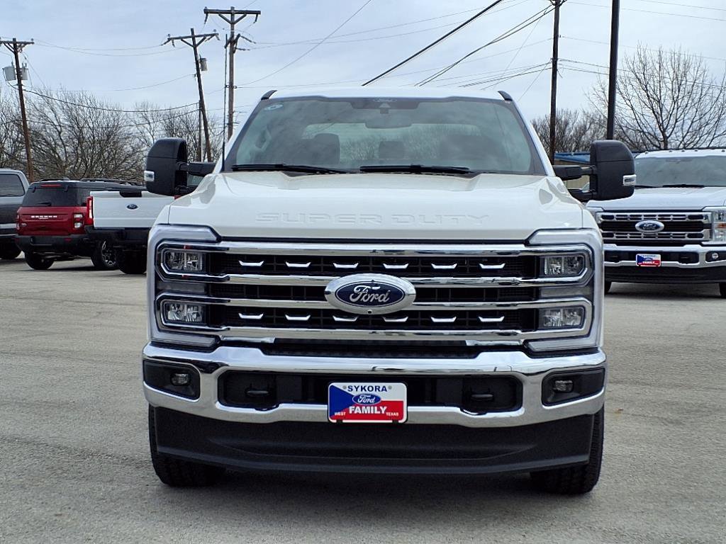 New 2025 Ford F250 Lariat w/ FX4 Off-Road Package image 2