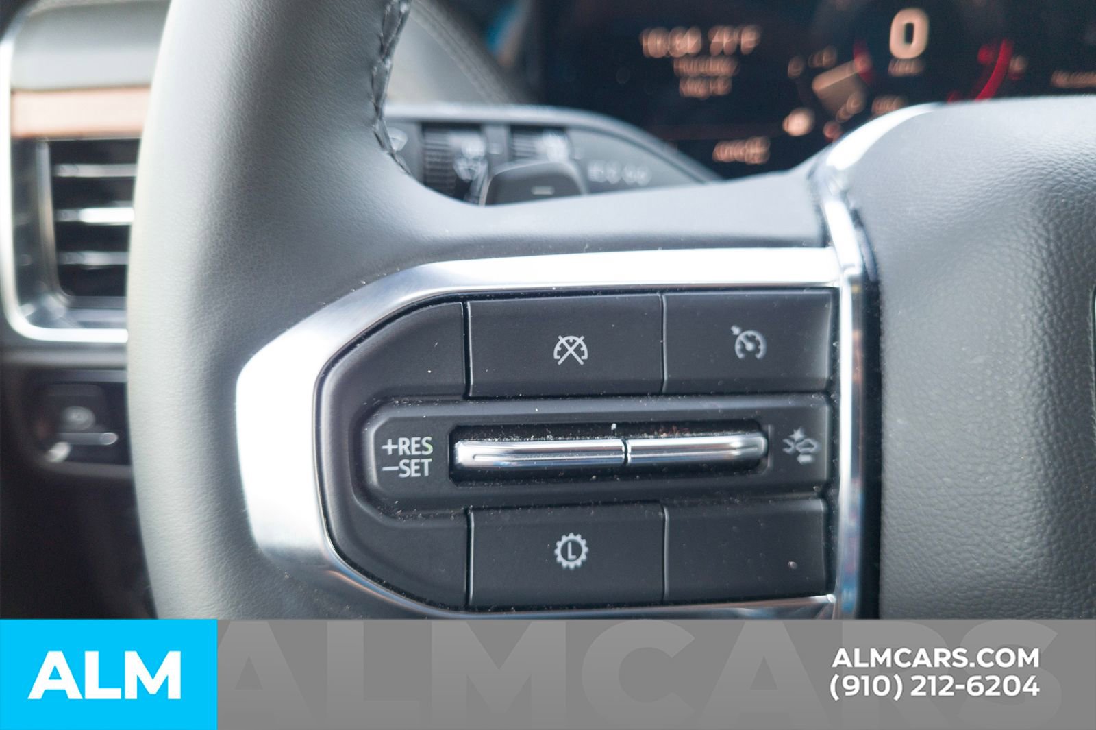 Used 2025 GMC Yukon XL Denali AWD/4WD image 13