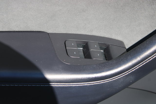 Used 2022 Tesla Model Y Performance AWD/4WD image 10
