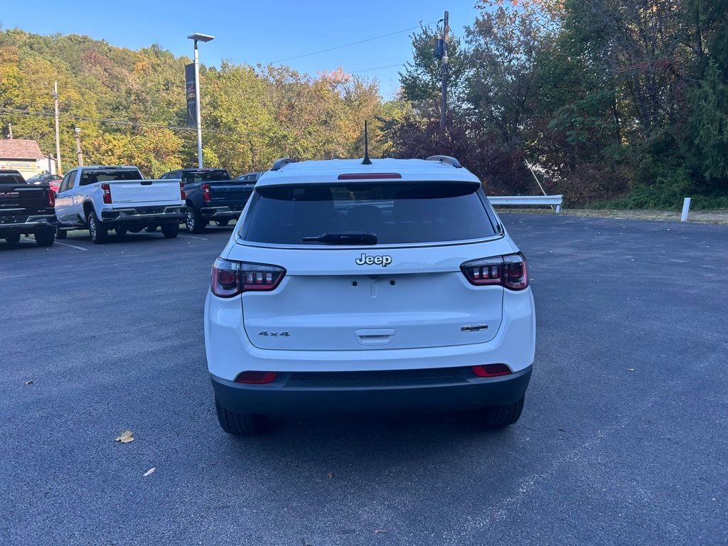 Used 2022 Jeep Compass Latitude image 4