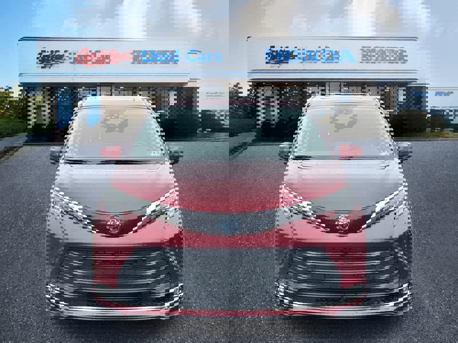 Used 2021 Toyota Sienna XLE w/ XLE Plus Package image 8