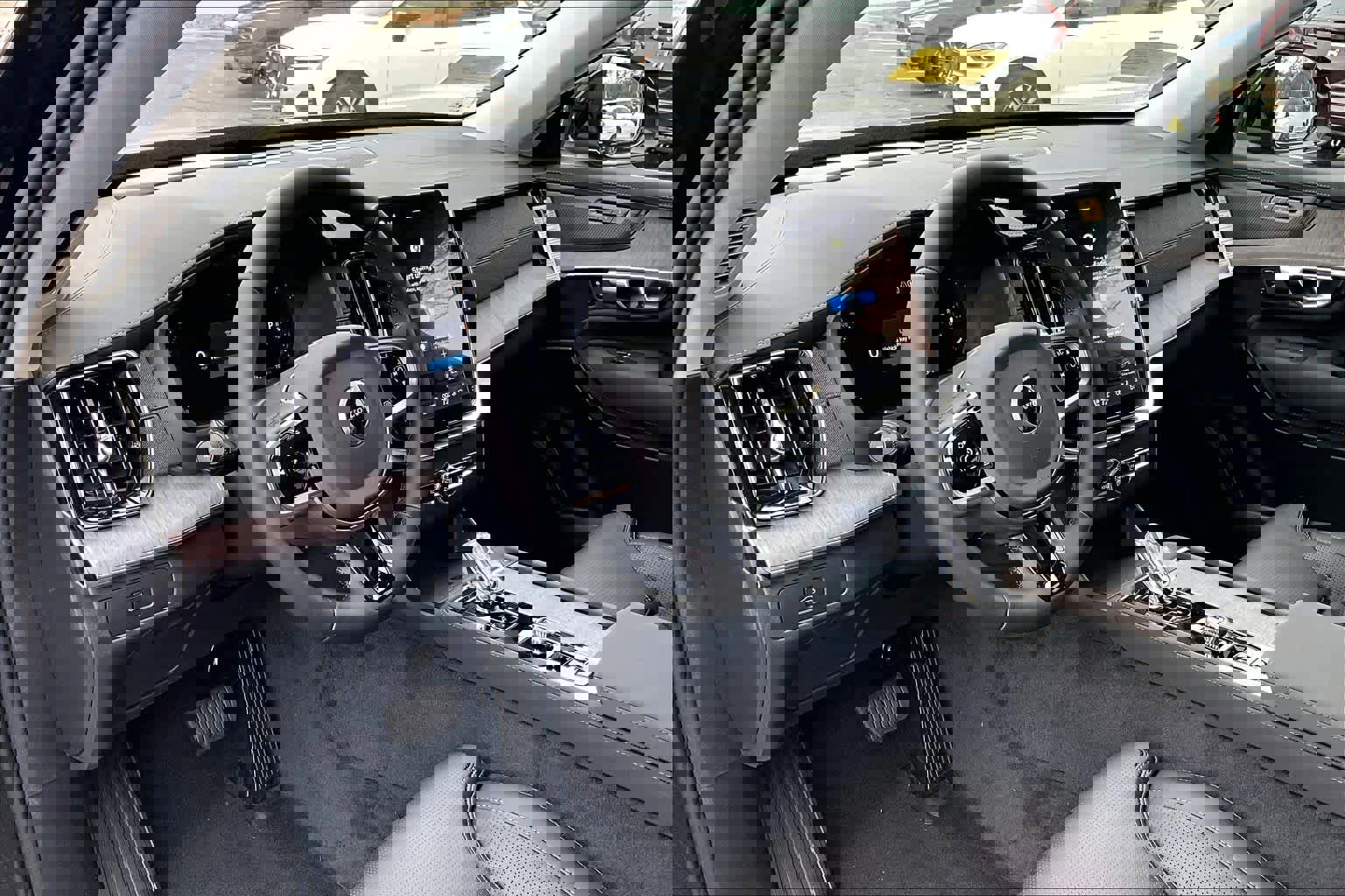 New 2026 Volvo XC90 B6 Ultra w/ Protection Package image 9