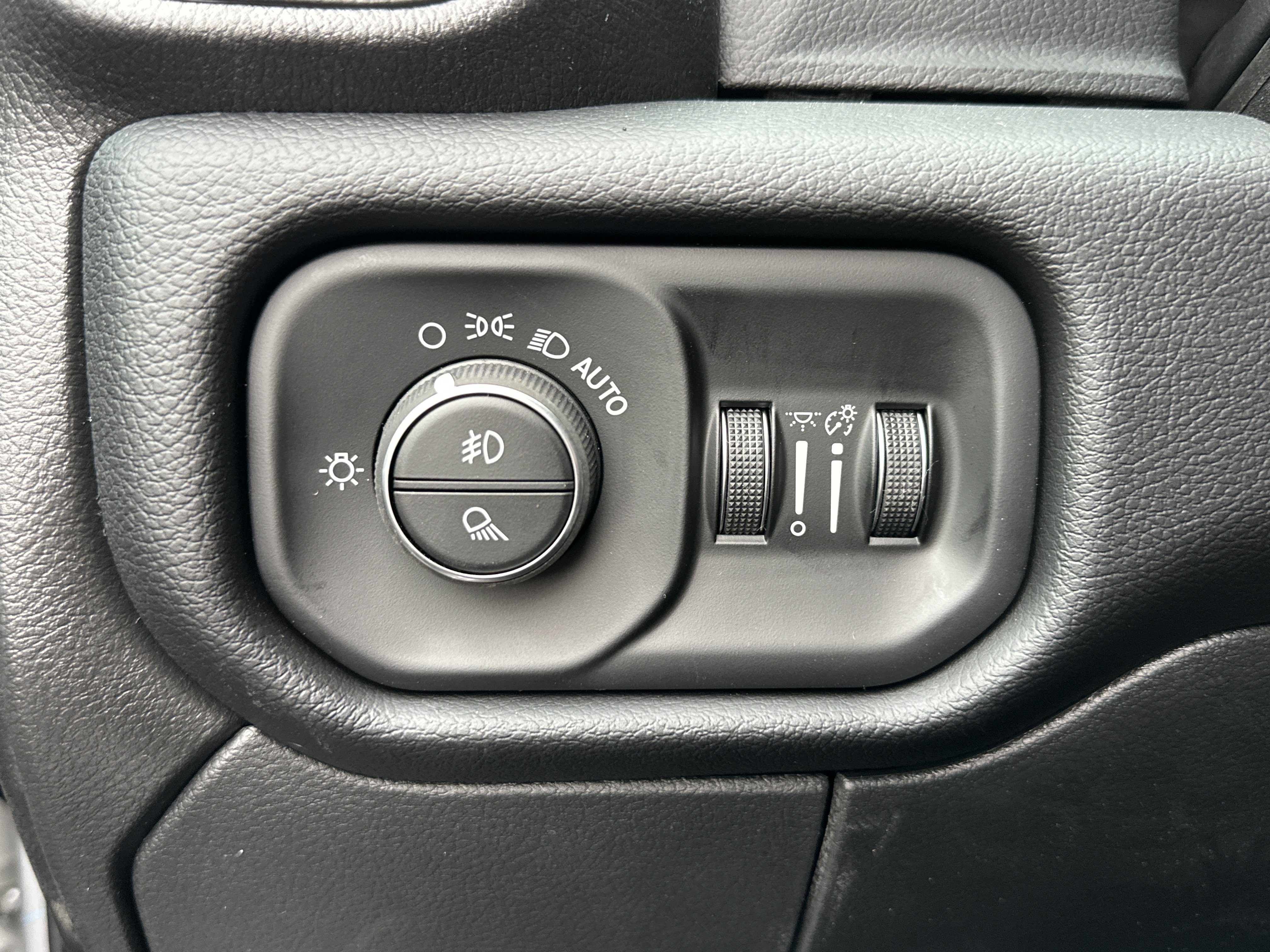 New 2027 RAM 5500 4x4 Crew Cab image 15