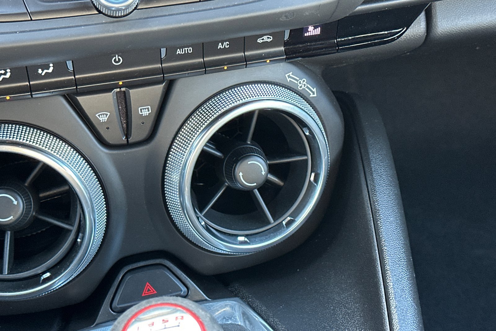 Used 2018 Chevrolet Camaro SS image 29