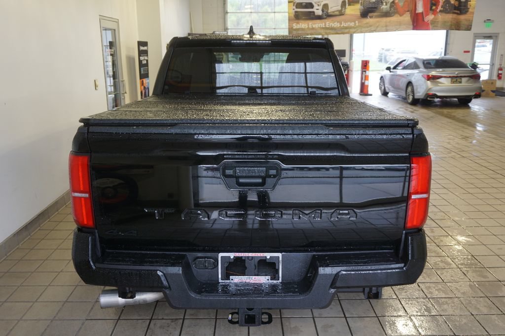 Certified 2024 Toyota Tacoma TRD Off-Road AWD/4WD image 15