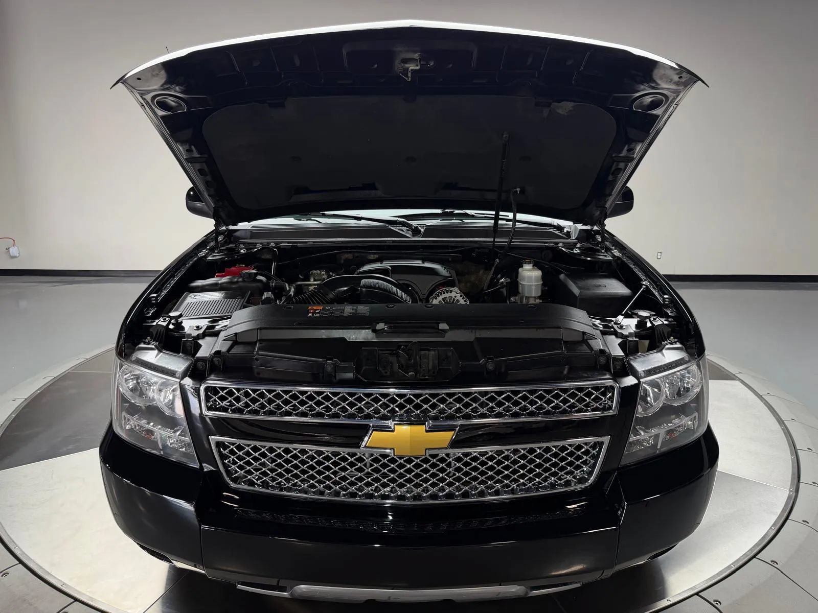 Used 2013 Chevrolet Avalanche LT w/ Suspension Package, Off-Road AWD/4WD image 11