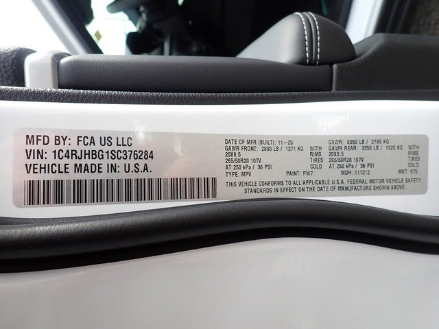 New 2025 Jeep Grand Cherokee Limited w/ Black Appearance Package image 16