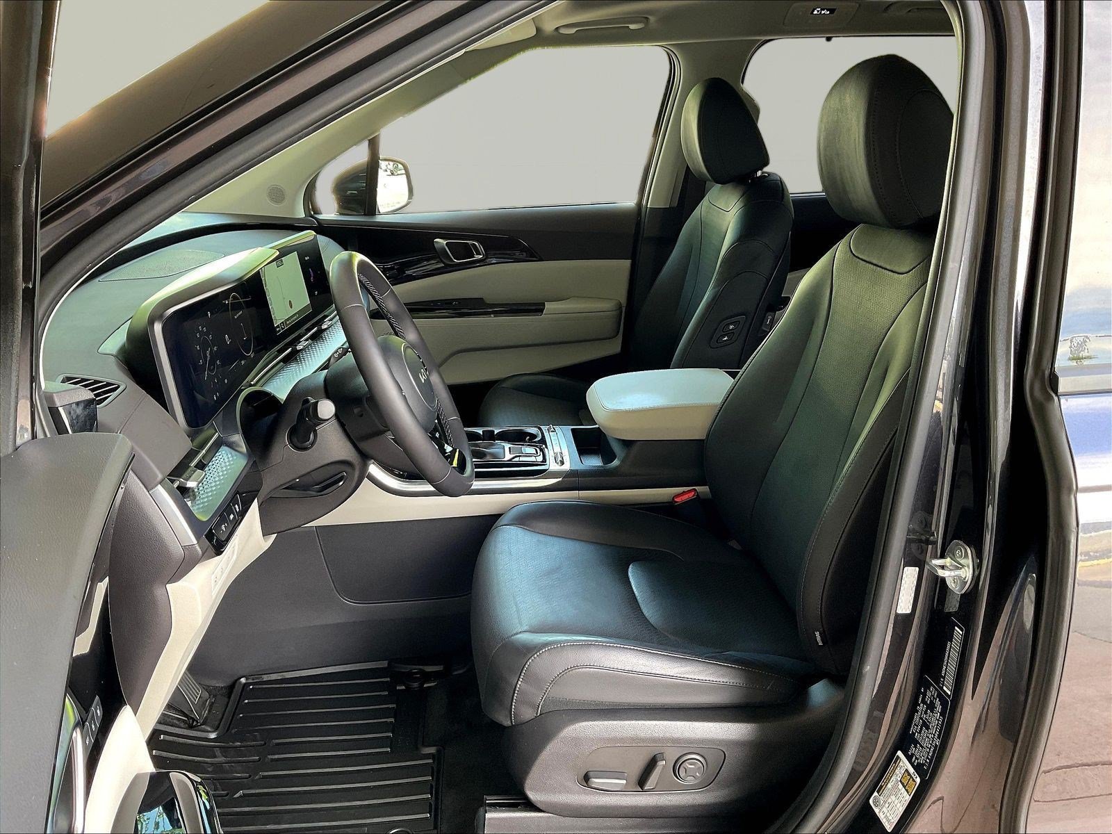Used 2024 Kia Carnival SX Prestige FWD image 21