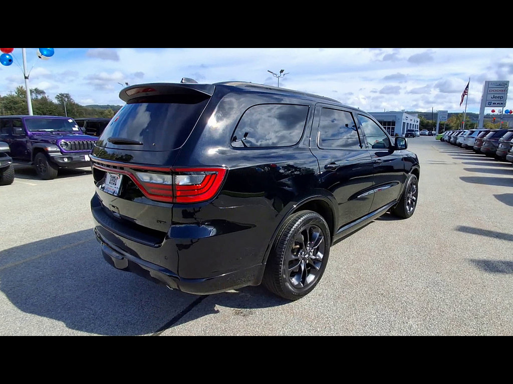 Used 2025 Dodge Durango GT AWD/4WD image 8