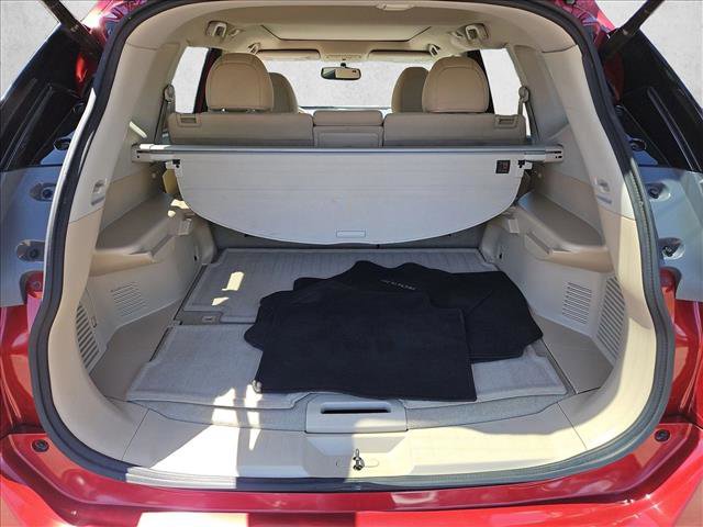 Used 2015 Nissan Rogue SV w/ SV Premium Package FWD image 6